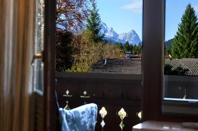 Ein allgemeiner Bergblick oder ein Berglick von der Ferienwohnung aus