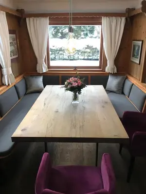 Ein Sitzbereich in der Unterkunft Traumhaftes Ferienhaus direkt am Tegernsee