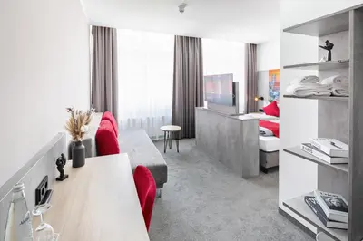 Küche/Küchenzeile in der Unterkunft Rimedya Hotel - an der Messe München