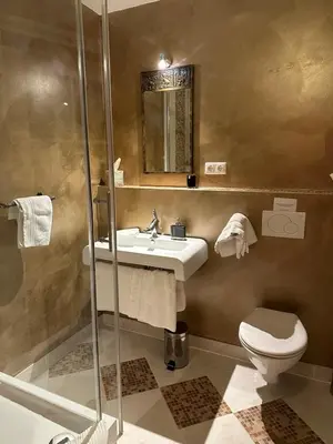 Ein Badezimmer in der Unterkunft Gästeresidenz - Hotel - Ruthellen's Home