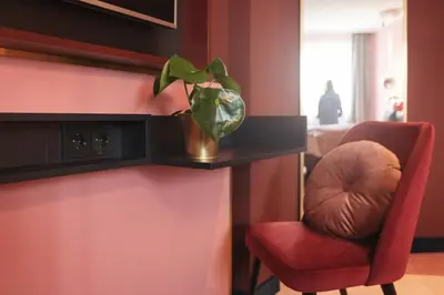 Ein Sitzbereich in der Unterkunft Holiday Inn - the niu, Loco Munich North by IHG