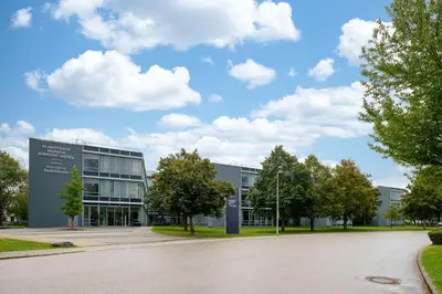 Das Gebäude in dem sich das Hotel befindet