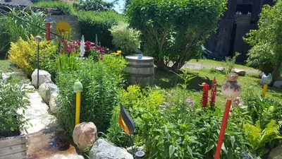 Ein Garten an der Unterkunft Haus Seehuber