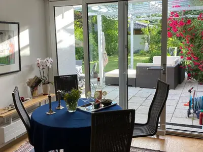 Ein Sitzbereich in der Unterkunft Villa Starnberger See