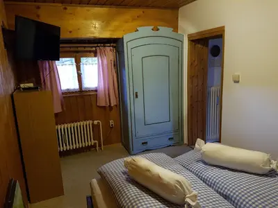 Ein Bett oder Betten in einem Zimmer der Unterkunft Ferienwohnung Kraihof, 83703 Gmund am Tegernsee