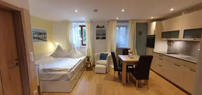 Küche/Küchenzeile in der Unterkunft Ferienwohnung 1 Rinser mittig in Vogtareuth