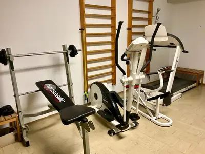Das Fitnesscenter und/oder die Fitnesseinrichtungen in der Unterkunft Apartment Geigelsteinstrasse