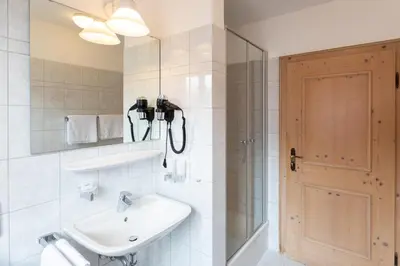Ein Badezimmer in der Unterkunft Hotel Landgasthof Schöntag