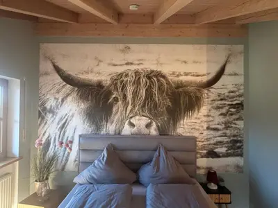 Ein Bett oder Betten in einem Zimmer der Unterkunft Alpenblick Nahe München mit Outdoor Whirlpool - 21 Min von München mit Zug