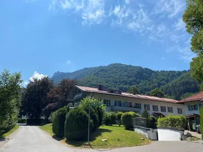 Ein allgemeiner Bergblick oder ein Berglick von der Ferienwohnung aus