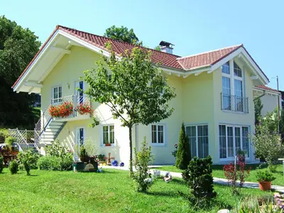 Ein Garten an der Unterkunft Ferienwohnung Schmidt