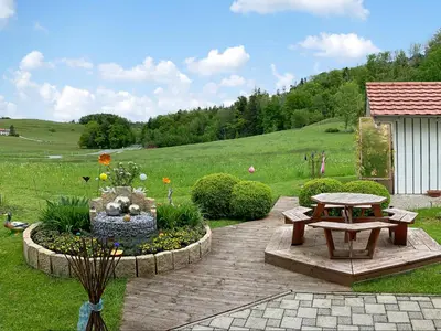 Ein Garten an der Unterkunft Ferienwohnung Schmidt