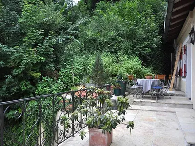 Ein Garten an der Unterkunft Ferienwohnungen Schlosseinkehr