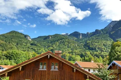 Ein allgemeiner Bergblick oder ein Berglick von der Ferienwohnung aus