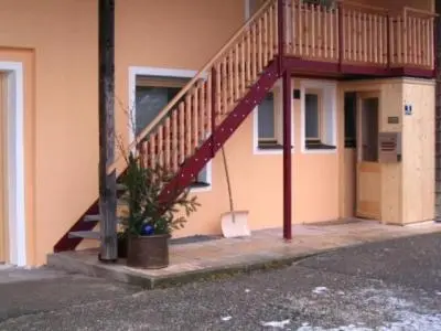 Das Gebäude in dem sich die Ferienwohnung befindet