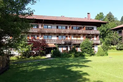 Das Gebäude in dem sich die Ferienwohnung befindet