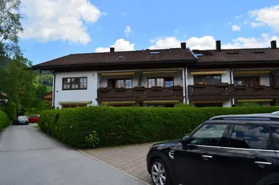 Das Gebäude in dem sich die Ferienwohnung befindet