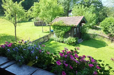 Ein Garten an der Unterkunft Ferienwohnungen Hamberger