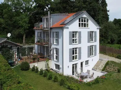 Das Gebäude in dem sich die Ferienwohnung befindet