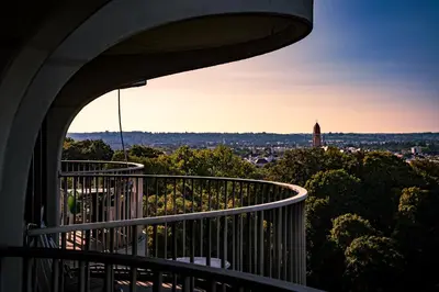 Ein Balkon oder eine Terrasse in der Unterkunft Helles Apartment mit tollem Blick über Augsburg