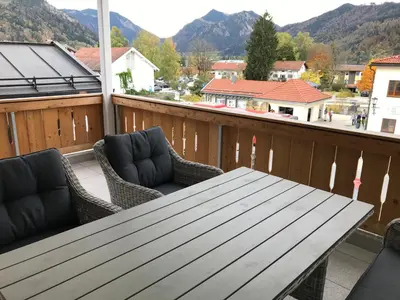 Ein allgemeiner Bergblick oder ein Berglick von der Ferienwohnung aus