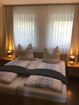 Ein Bett oder Betten in einem Zimmer der Unterkunft Ferienwohnung Lechraum in Waal