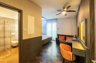 Ein Badezimmer in der Unterkunft Hotel LifeStyle Mindelheim