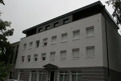 Das Gebäude in dem sich die Ferienwohnung befindet