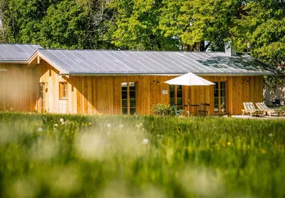 Das Gebäude in dem sich das Chalet befindet
