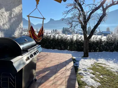 Ein allgemeiner Bergblick oder ein Berglick von des Ferienhauses aus