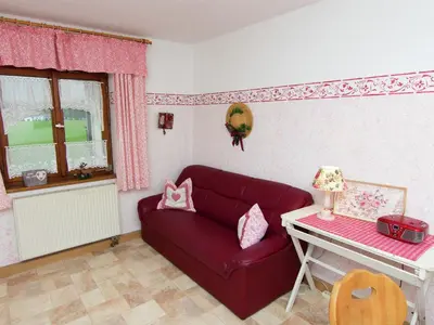 Ein Sitzbereich in der Unterkunft Gemütliches Ferienwohnung in Feldwies mit Sauna