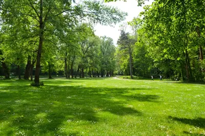 Ein Garten an der Unterkunft Oktoberfest on a Budget Munich including breakfast
