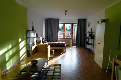 Ein Sitzbereich in der Unterkunft Hindenburg str Apartments