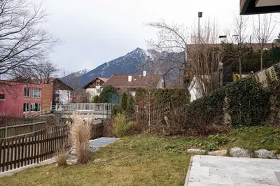 Ein allgemeiner Bergblick oder ein Berglick von der Ferienwohnung aus