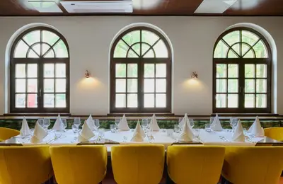 Getränke in der Unterkunft Leonardo Hotel & Residenz Muenchen