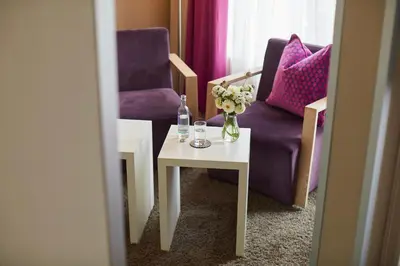 Ein Sitzbereich in der Unterkunft Hotel Mirabell by Maier Privathotels