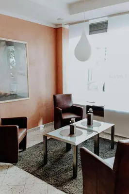 Ein Sitzbereich in der Unterkunft Hotel Ars Vivendi München