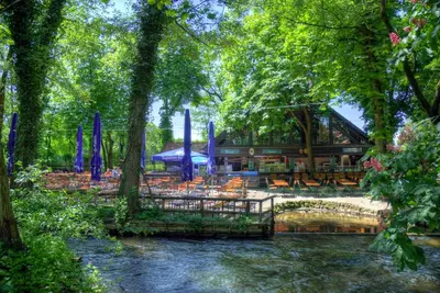 Ein Garten an der Unterkunft InselMühle