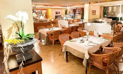 Ein Restaurant oder anderes Speiselokal in der Unterkunft City Hotel Ost am Kö