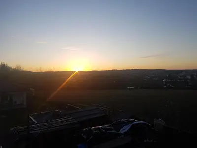 Blick auf den Sonnenuntergang/Sonnenaufgang von der Pension aus oder aus der Nähe