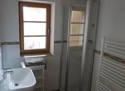 Ein Badezimmer in der Unterkunft Appartement - Ferienwohnung - FeWo Obernkammer