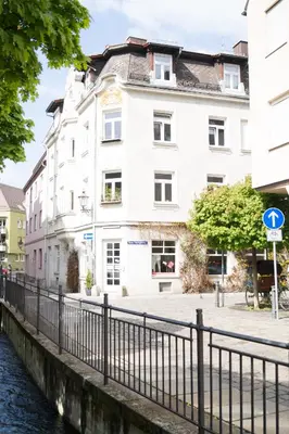 Das Gebäude in dem sich die Ferienwohnung befindet