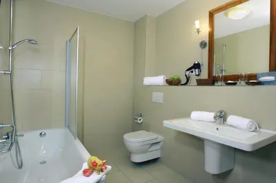 Ein Badezimmer in der Unterkunft Ampervilla Hotel
