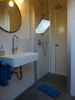 Ein Badezimmer in der Unterkunft Ferienwohnung Molopark im Haus Ecker