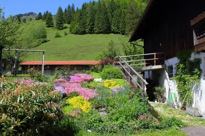 Ein Garten an der Unterkunft Bauernhof Hamberger Hof