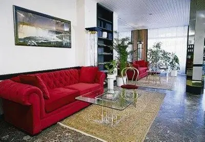 Ein Sitzbereich in der Unterkunft Hotel Montree