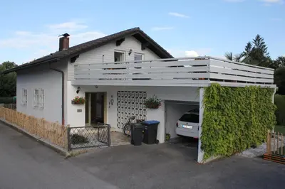 Das Gebäude in dem sich die Ferienwohnung befindet