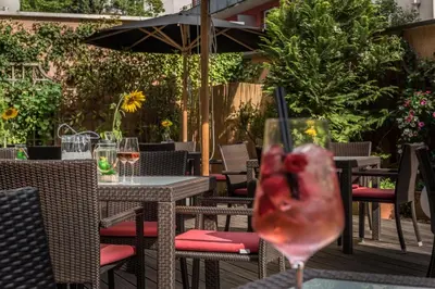Getränke in der Unterkunft Bavaria Boutique Hotel