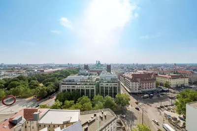 Ein allgemeiner Blick auf München oder ein Stadtblick von des Hotels aus