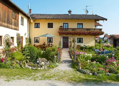 Ein Garten an der Unterkunft Stefanutti-Hof